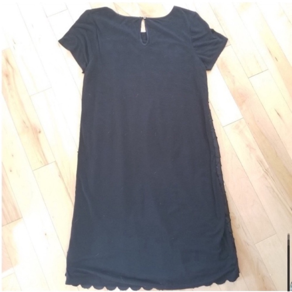 Magaschoni black scalloped ruffle dress short sleeved size medium - Picture 8 of 8